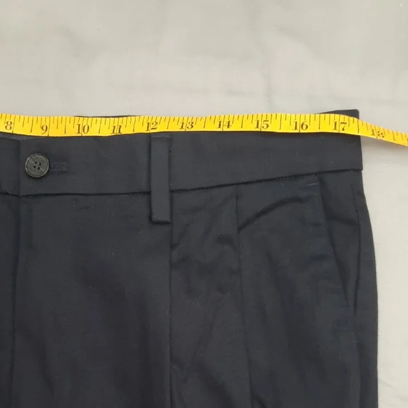 Dockers Signature Khaki Pants - New with Tags $62 - 34X30 - Picture 3 of 8